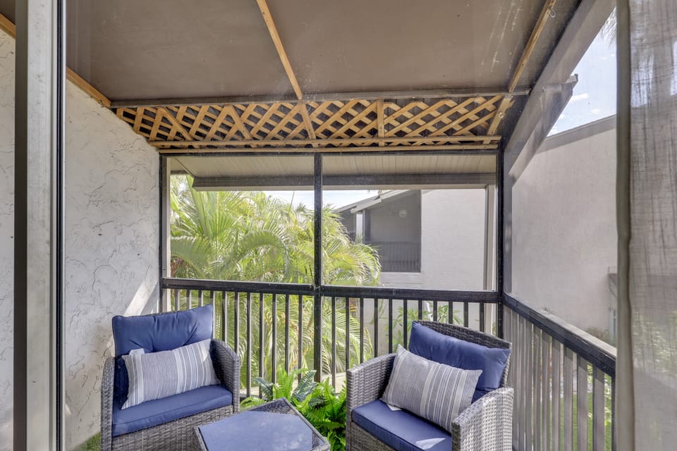 Steps to Pool & Bay! Extended Apollo Beach Retreat Apartment in Apollo Beach