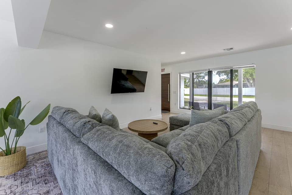 Waterfront Hollywood Oasis w/ Private Pool! House in Hollywood