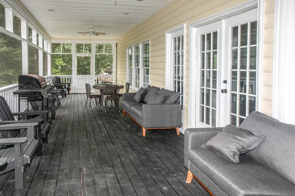 Waterfront Deck, Family Arcade! Lake Gaston Home House in Bracey