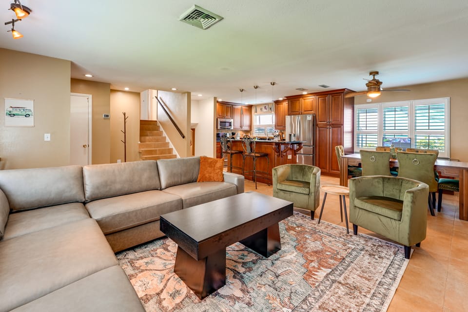 2 Mi to Redington Beach! Tropical Poolside Retreat House in Florida