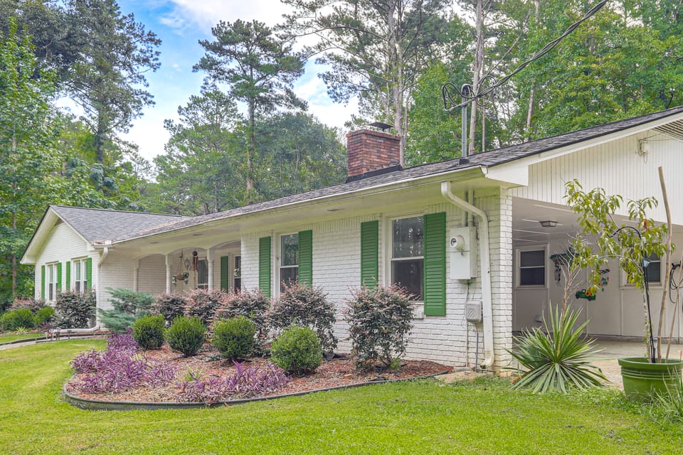 Cozy Georgia Gem on 3.5 Acres: Eat, Shop, Explore! House in Georgia