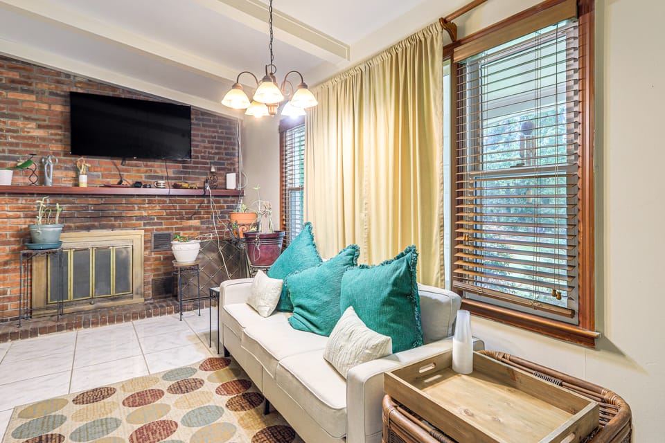 Cozy Georgia Gem on 3.5 Acres: Eat, Shop, Explore! House in Georgia