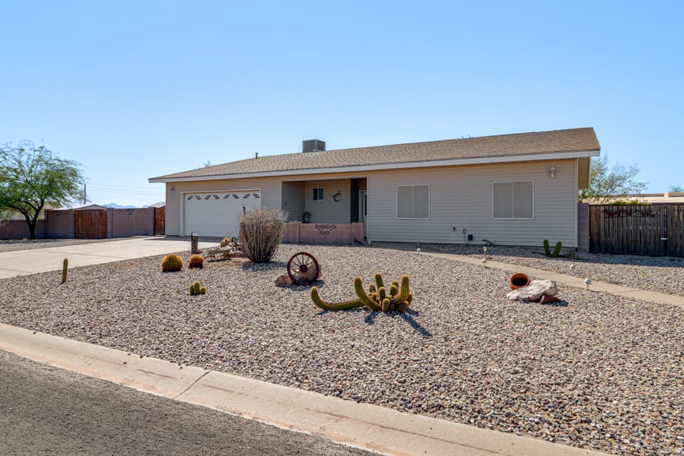 Arizona City Monthly Rental w/ Yard & Workspaces House in Arizona City