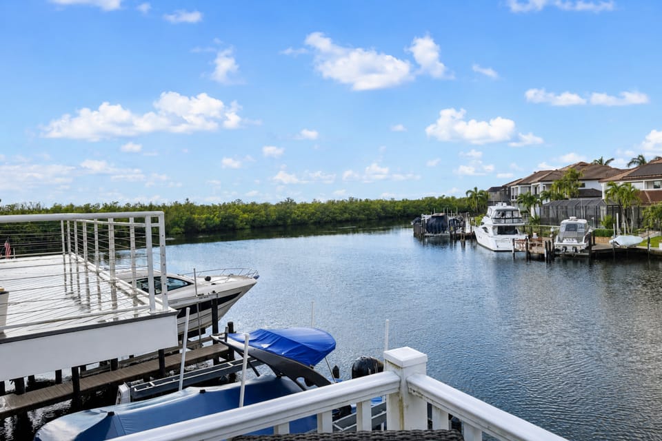 Cape Harbour Getaway! Fantastic View & Location House in Cape Coral