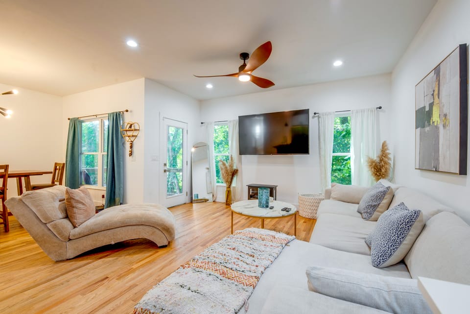 Upper Westside Home w/ Chef's Kitchen & Deck House in Atlanta
