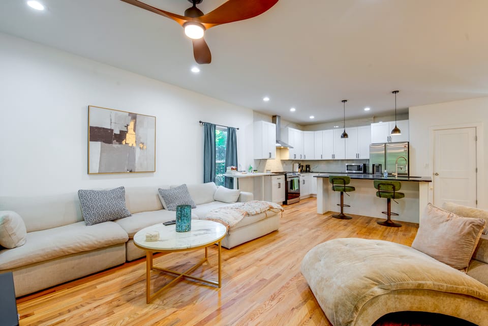 Upper Westside Home w/ Chef's Kitchen & Deck House in Atlanta