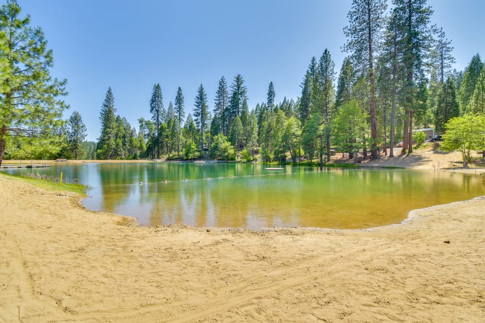 Calaveras Adventure Lodge in Blue Lake Springs House in Arnold