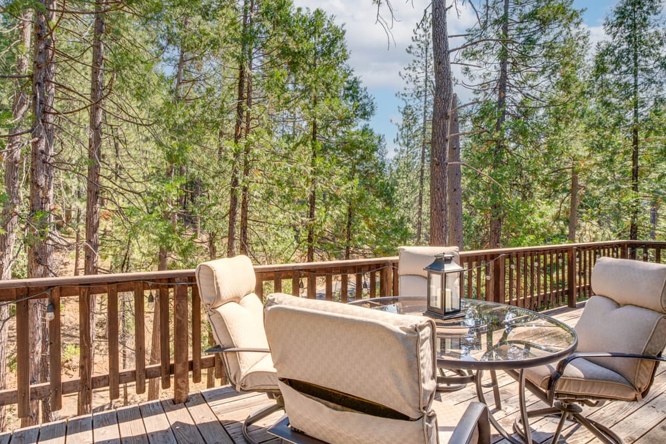 Calaveras Adventure Lodge in Blue Lake Springs House in Arnold