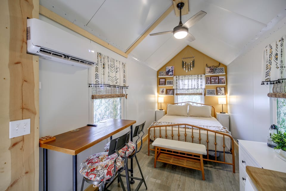 < 1 Mi to Appalachian Trail: Cozy Couple's Getaway Apartment in Damascus