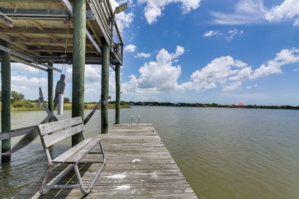 Bayou Views & Boat Dock on 12 Private Acres House in Texas City