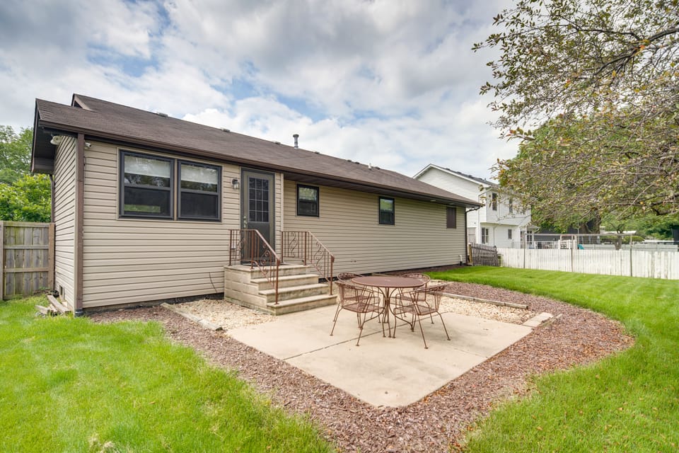 Explore Dtwn & Route 66 History! Cozy Joliet Home House in Joliet
