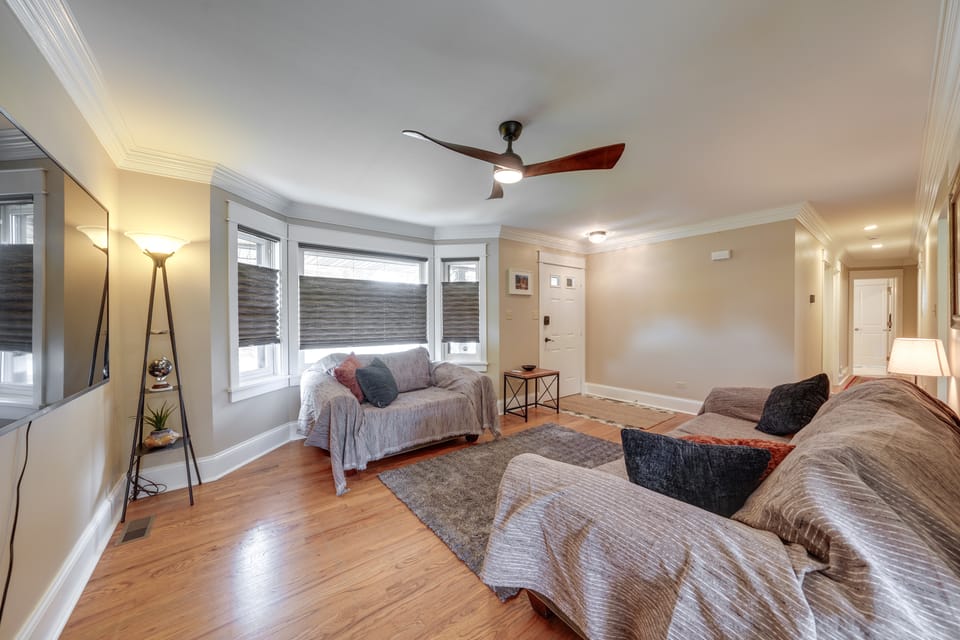Explore Dtwn & Route 66 History! Cozy Joliet Home House in Joliet