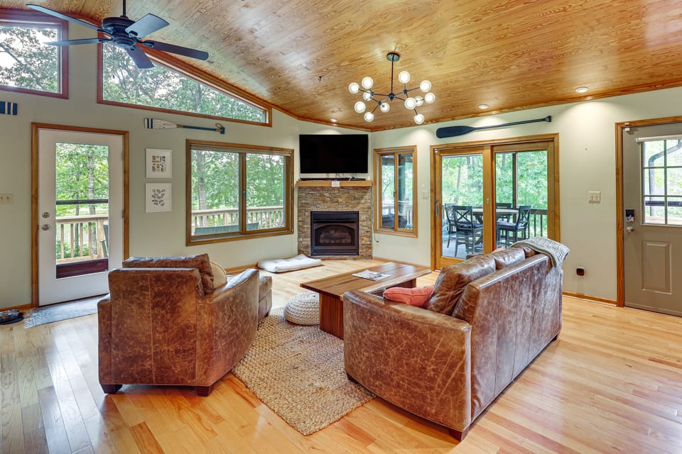 Riverfront Home w/ Dock & Game Room in Lancaster! House in Lancaster