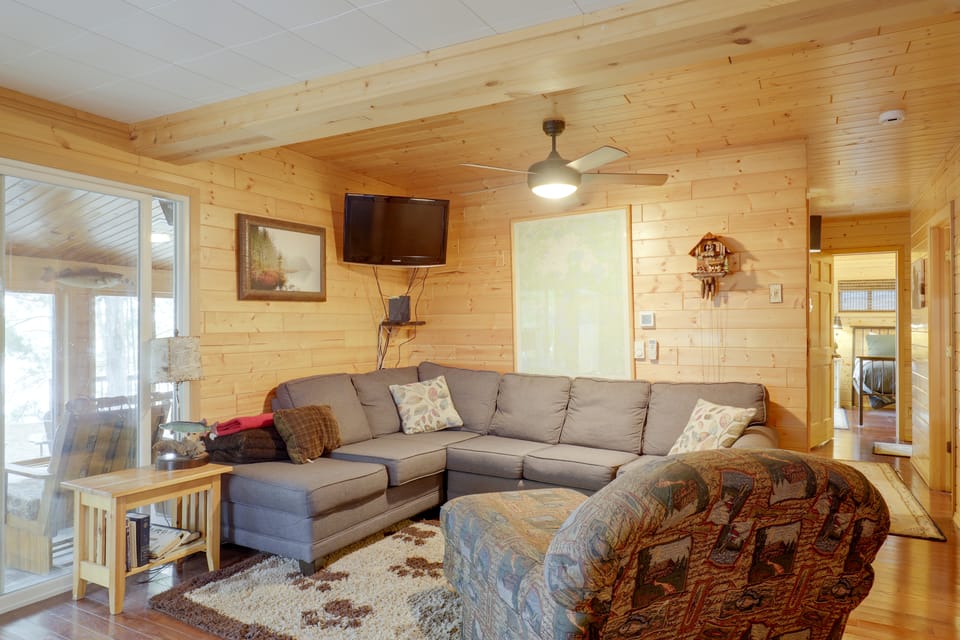 Rustic & Waterside Family Cabin in Lac Du Flambeau House in Wisconsin