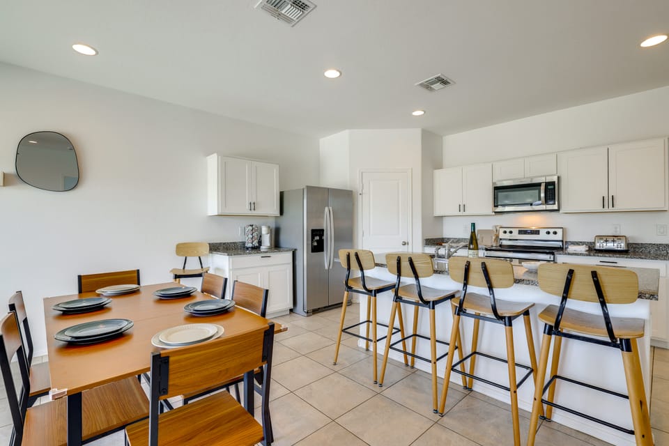 Yard, Patio & Spacious Interior! Casa Grande Home House in Casa Grande