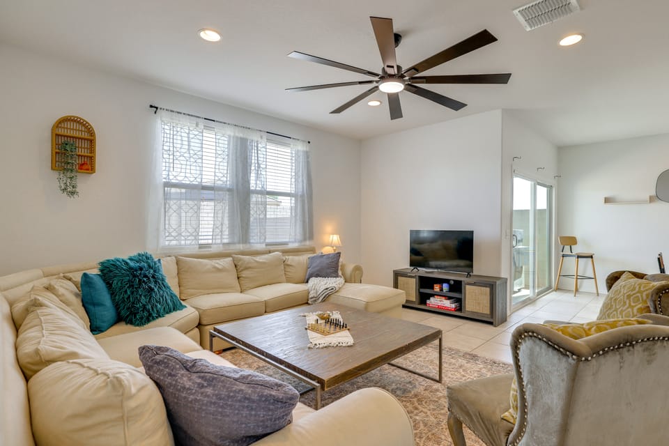 Yard, Patio & Spacious Interior! Casa Grande Home House in Casa Grande