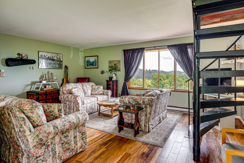 Bangor Countryside Retreat w/ Gorgeous Views House in Pocono Mountains