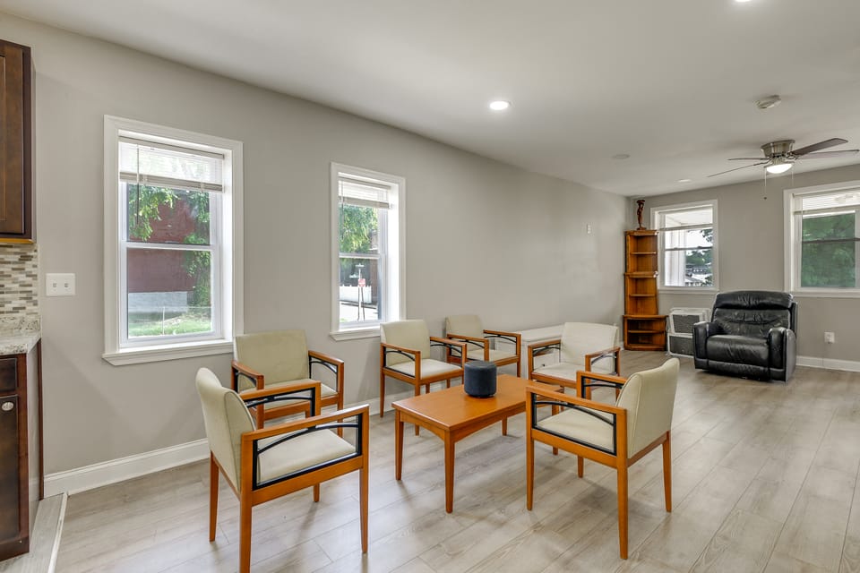 Near John Hopkins & MSU! Extended Baltimore Stay House in Baltimore