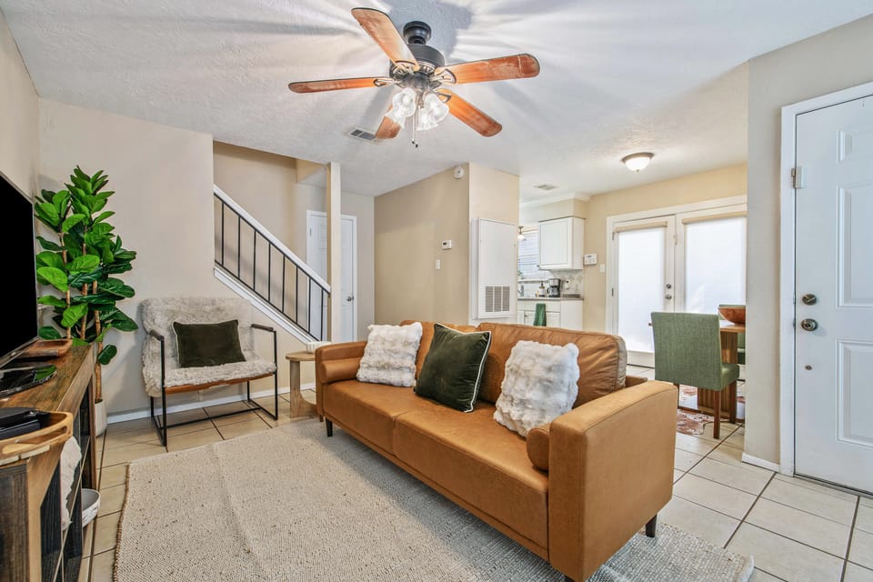 2 Mi to Campus! College Station Condo w/ Pool Apartment in College Station