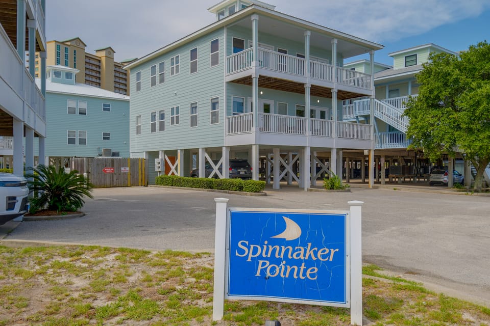 Walk to Beach: Gulf Shores Gem, Pool & Water Views Apartment in West Beach