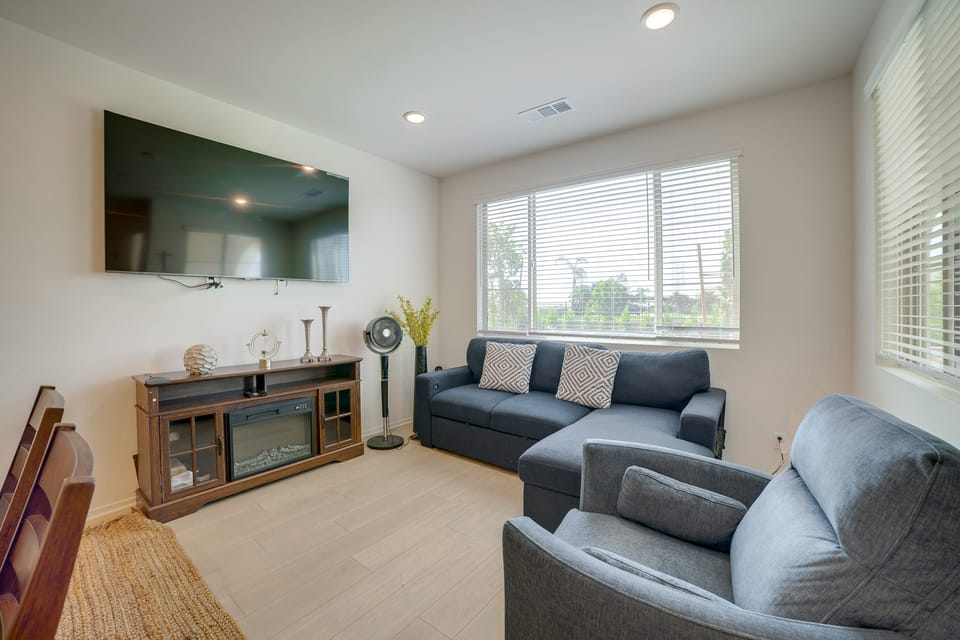 Townhome w/ Several New Haven Community Perks! Apartment in Eastvale