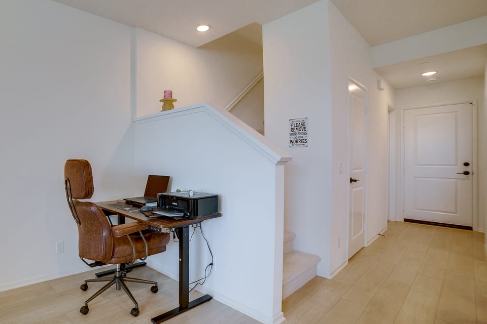 Townhome w/ Several New Haven Community Perks! Apartment in Eastvale