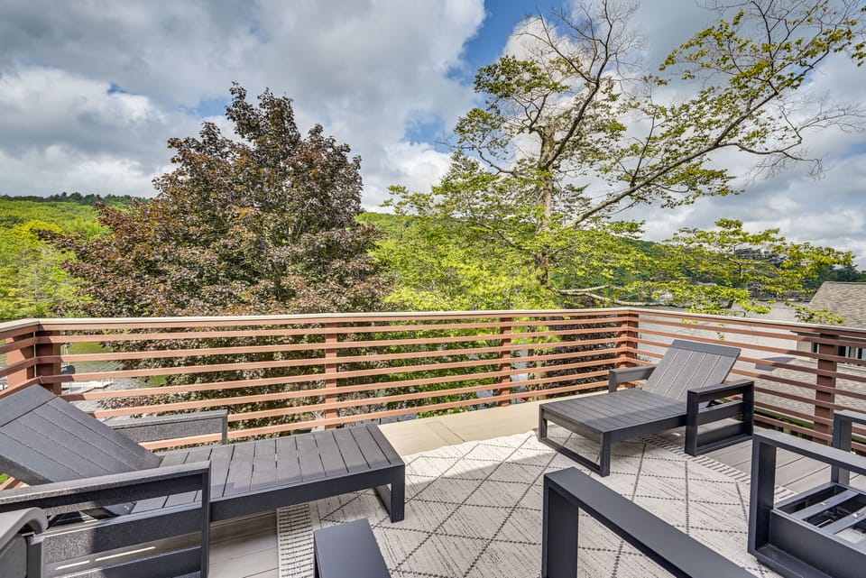 Winsted Lakefront Escape: Dock & Fire Pit House in Winchester