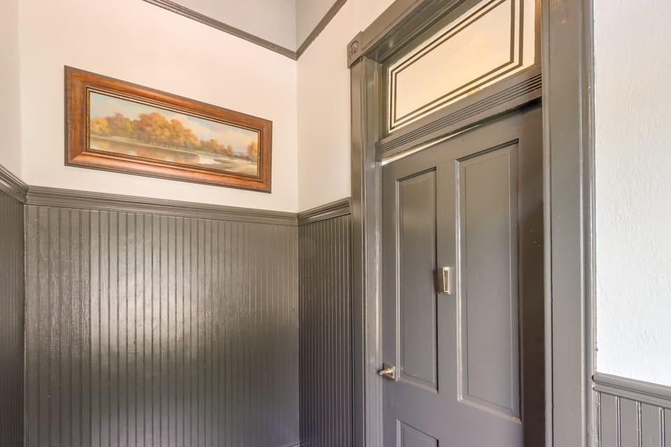 Walk Everywhere! Downtown Fort Smith Duplex Apartment in Fort Smith