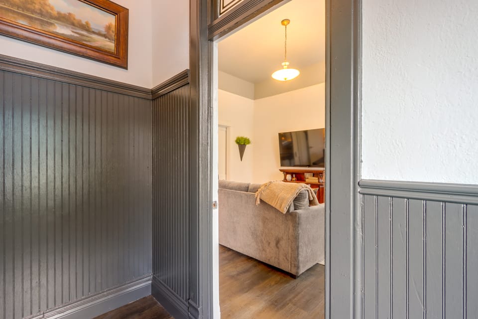 Walk Everywhere! Downtown Fort Smith Duplex Apartment in Fort Smith