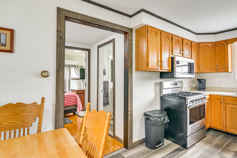 Walk to Main Street! Cozy Grafton Cottage House in Shenandoah Valley