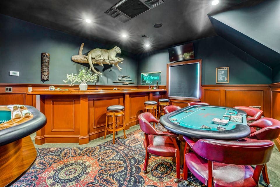 Dock, Hot Tub & More! Lakefront Ortonville Oasis House in Lake Erie