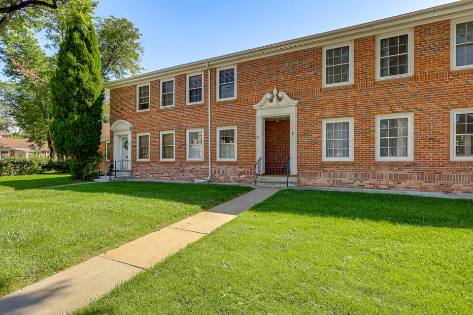 Walk to Park & Med Center: Pueblo Condo Apartment in Pueblo West