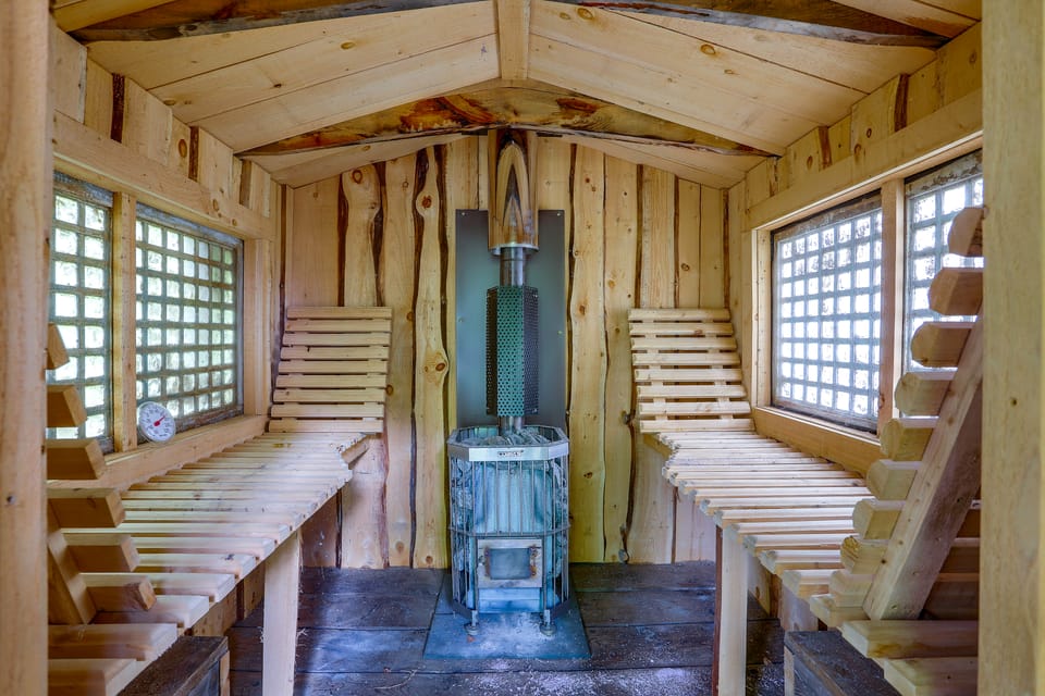 Hot Tub, Sauna, Fire Pit! Catskills Family Retreat House in Hudson Valley