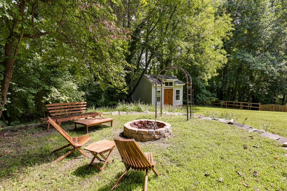 Walk to Herrington Harbor: Spacious Bay Home House in Anne Arundel County