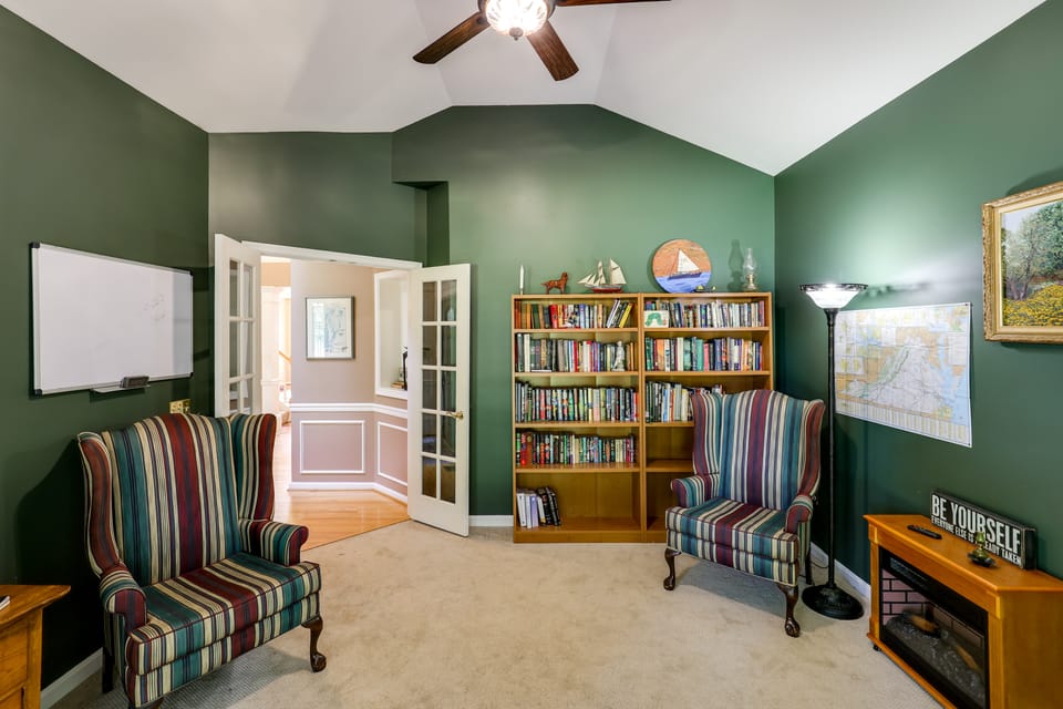 Walk to Herrington Harbor: Spacious Bay Home House in Anne Arundel County