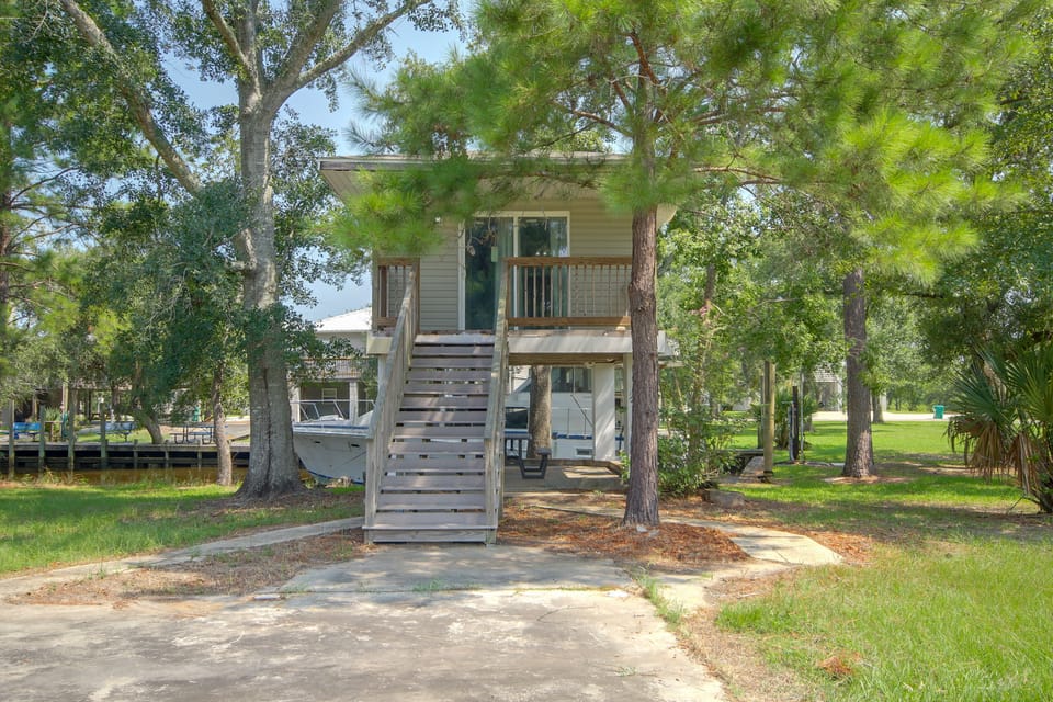 4 Mi to Beach! Canal-Front Escape in Bay St Louis Apartment in Mississippi