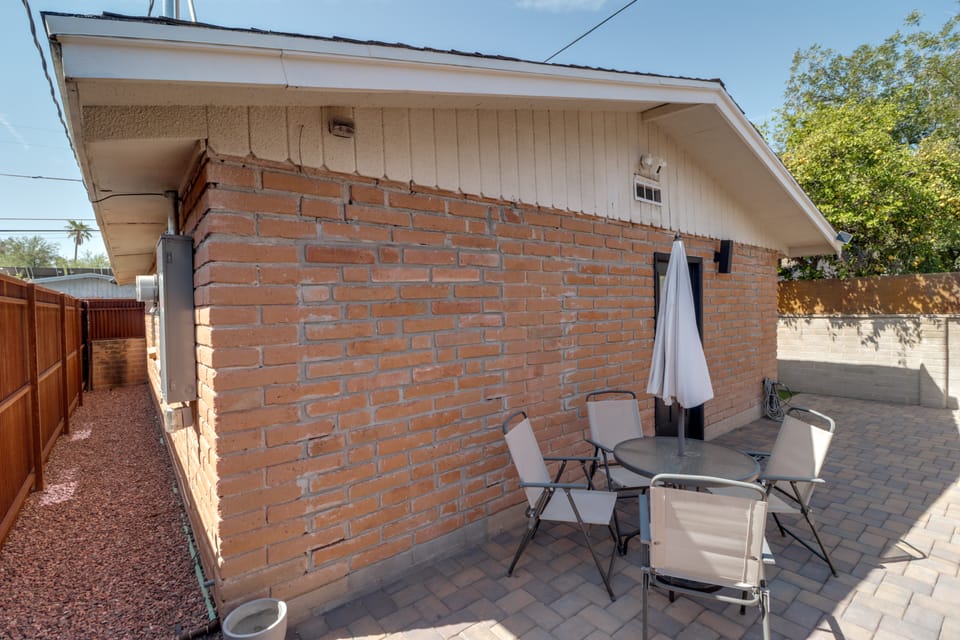 Walk to Cafes, Bites & Brews in Tucson! House in Catalina Foothills