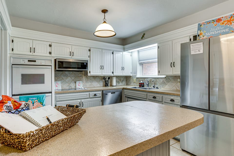 Patio & Courtyard! Elk City Townhome Apartment in Elk City