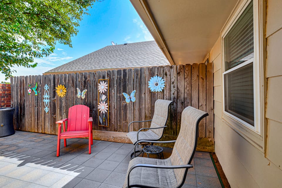 Patio & Courtyard! Elk City Townhome Apartment in Elk City