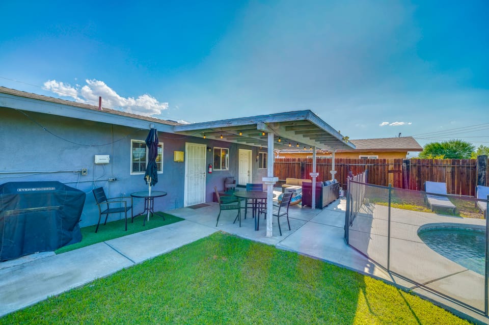 5 Mi to Empire Polo Club! Poolside Group Getaway House in Indio
