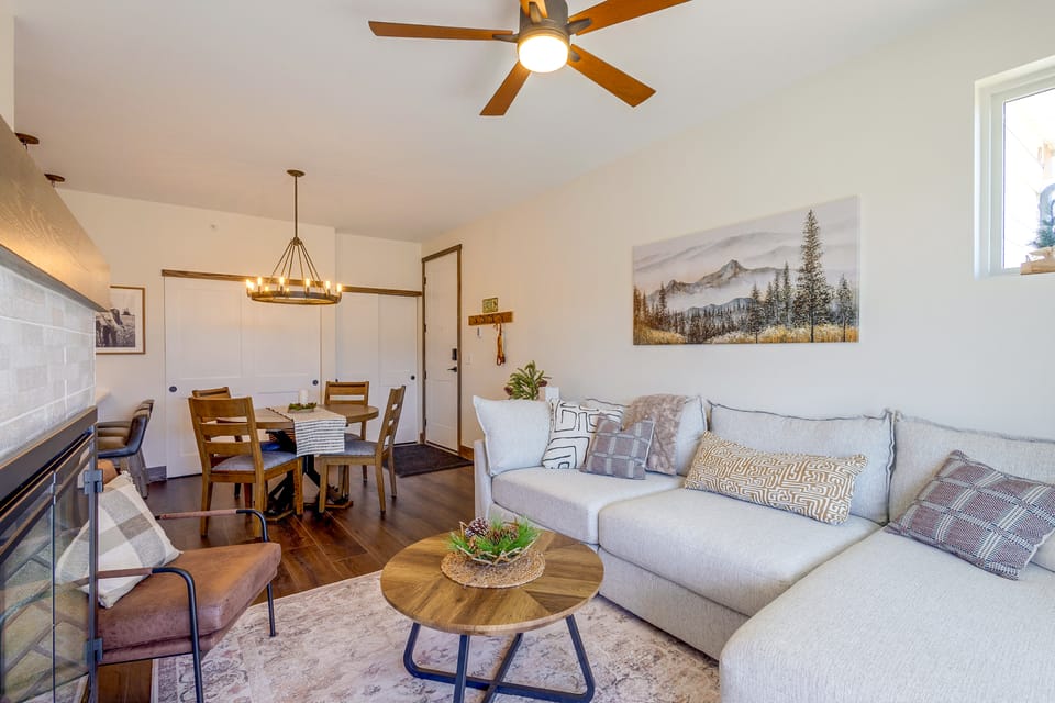 Ski, Bike & Explore Winter Park! Modern Condo Apartment in Fraser