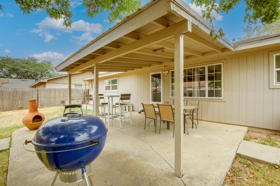 Centrally Located Lubbock Escape w/ Yard House in Lubbock
