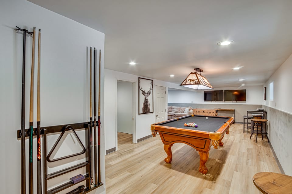 Game Room, Fire Pit: Dog-Friendly Duck Creek Cabin House in Utah