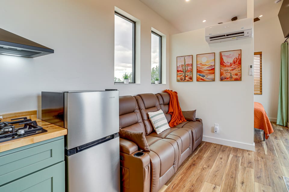 Off-Grid Tiny Home on 20 Acres with Hot Tub Apartment in Grand Canyon National Park