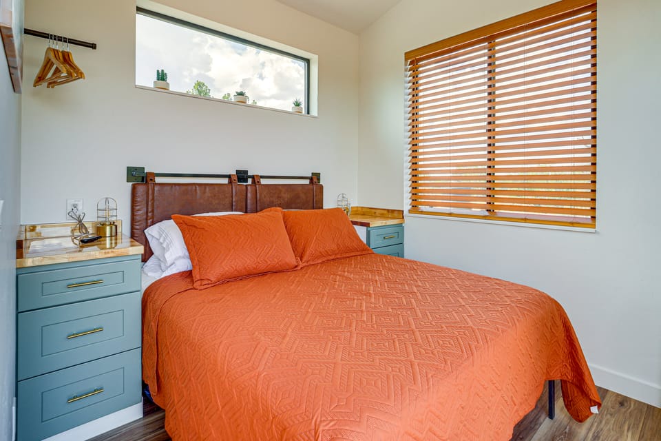 Off-Grid Tiny Home on 20 Private Acres Apartment in Grand Canyon National Park