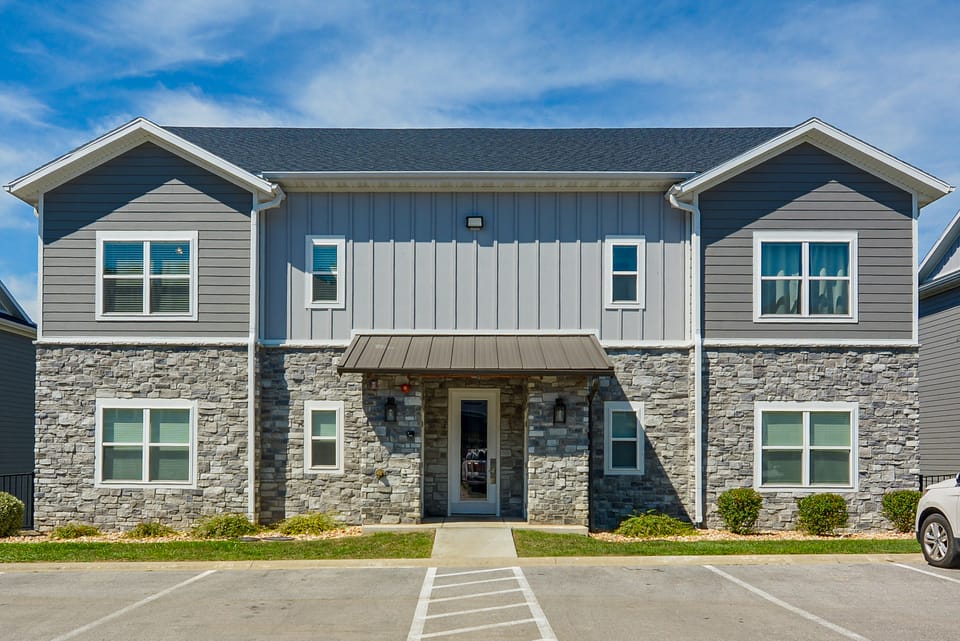 Family Getaway, 4 Mi to Moonshine Beach Apartment in Branson