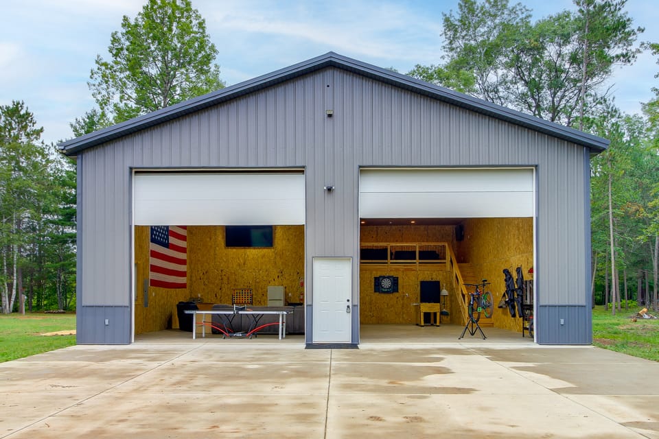 'Riverside Escape' Ride, Paddle, Relax House in Minnesota