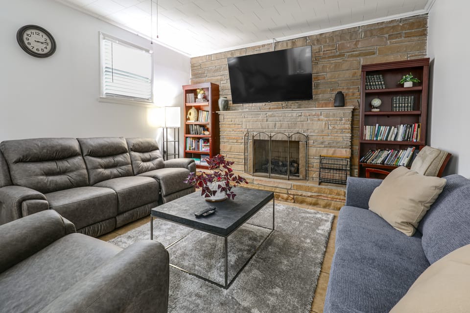 Hickory Haven w/ Home Gym & Quiet Backyard Porch House in North Carolina