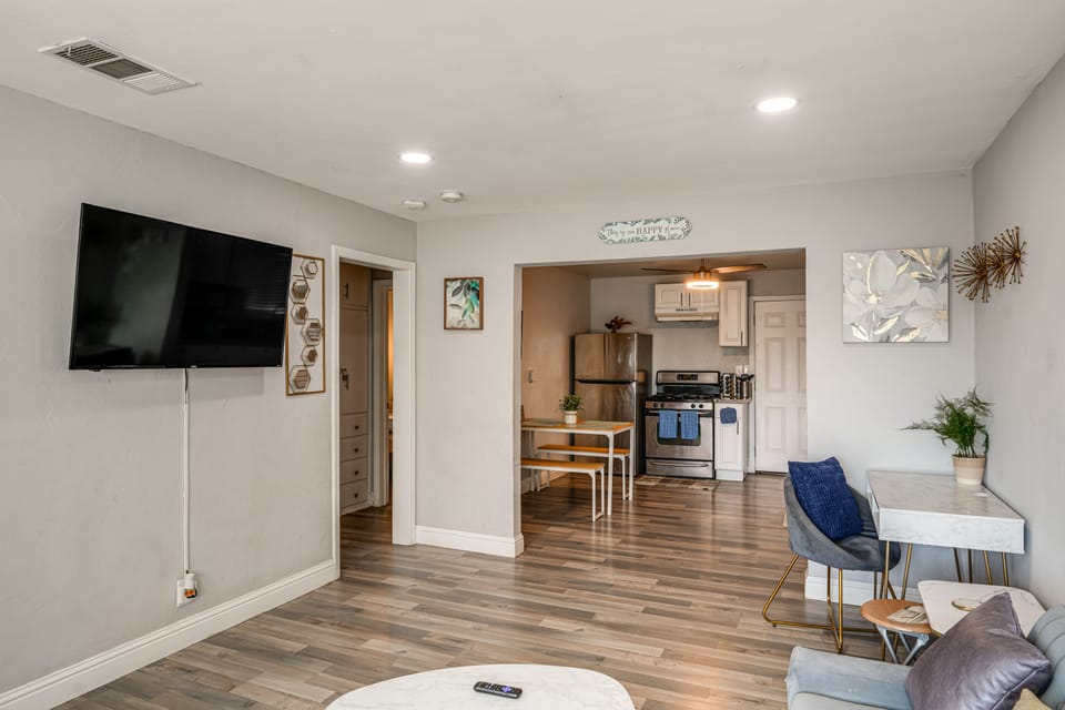 Bakersfield Home w/ Workspace, Near Hospitals House in Bakersfield
