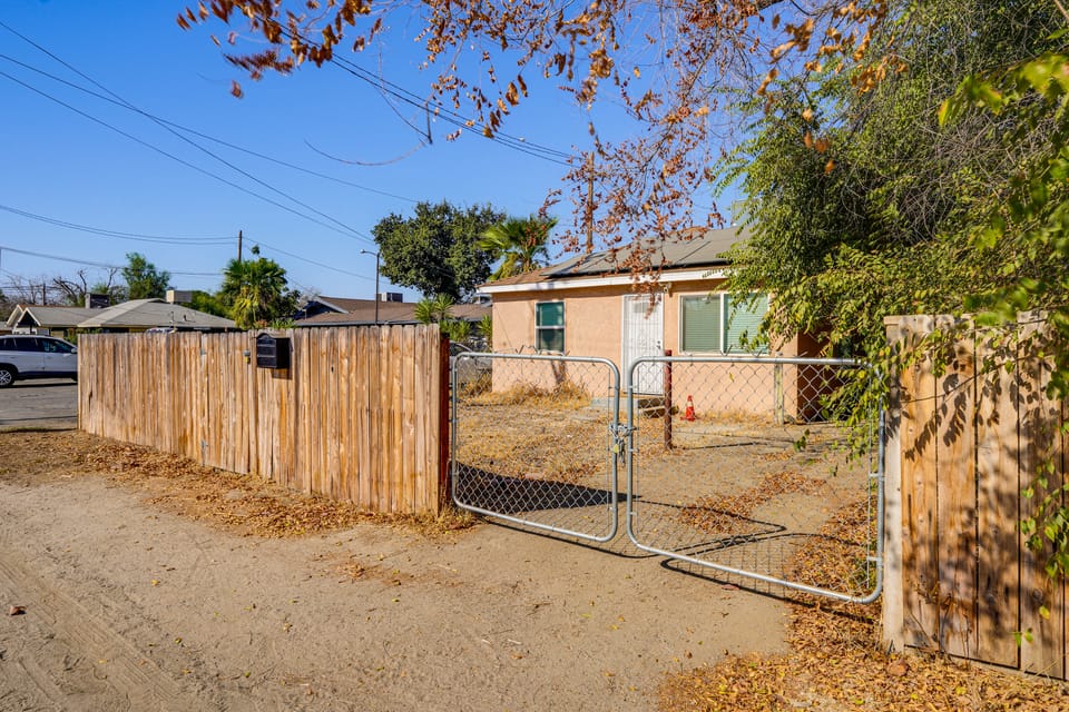 Bakersfield Home w/ Workspace, Near Hospitals House in Bakersfield